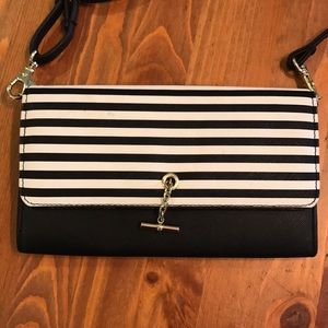 Nautica Blk & Wht Bag Crossbody w removable strap